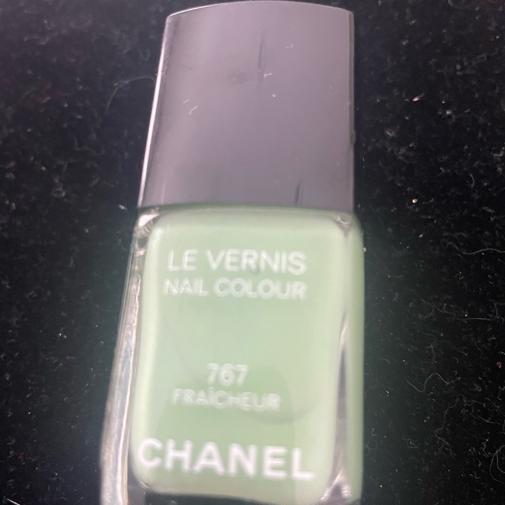 CHANEL Le Vernis Nail Colour in Fresh Green
